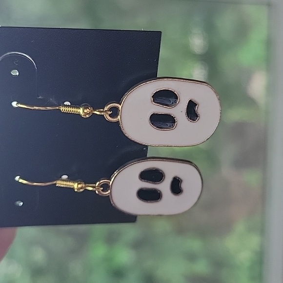 Ghost Earrings for Halloween - Picture 2 of 3